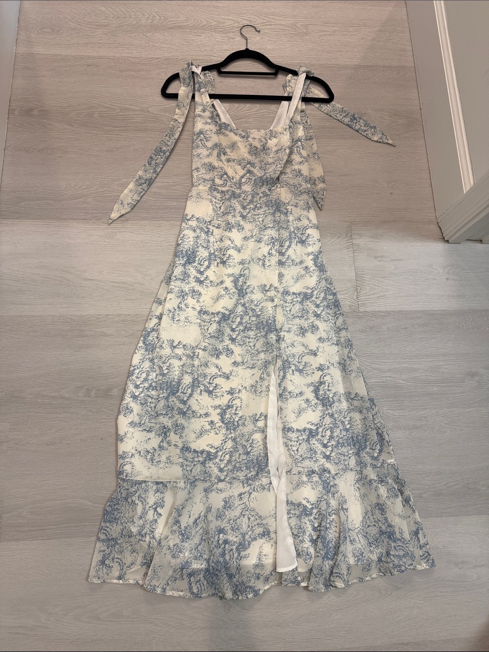 Women's Blue & White Tie-Shoulder Maxi Dress - Picture 2 of 6